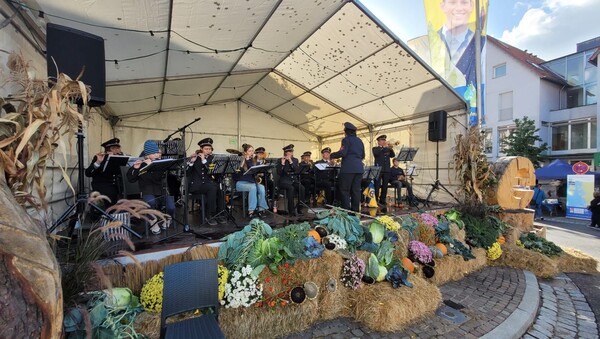 Spielmannszug auf der Krautfestbühne